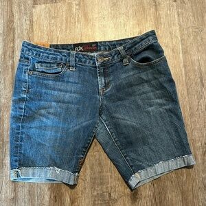 VINTAGE FOX DENIM SHORTS (7)